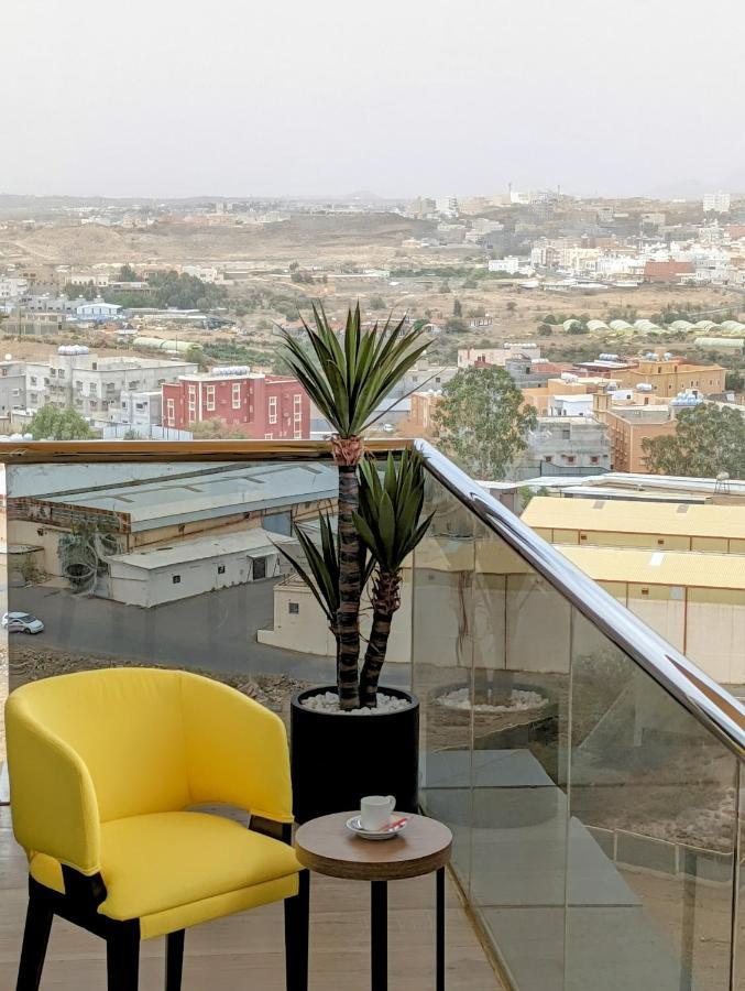 Citadines Abha Lejlighedshotel Eksteriør billede Yucca gloriosa