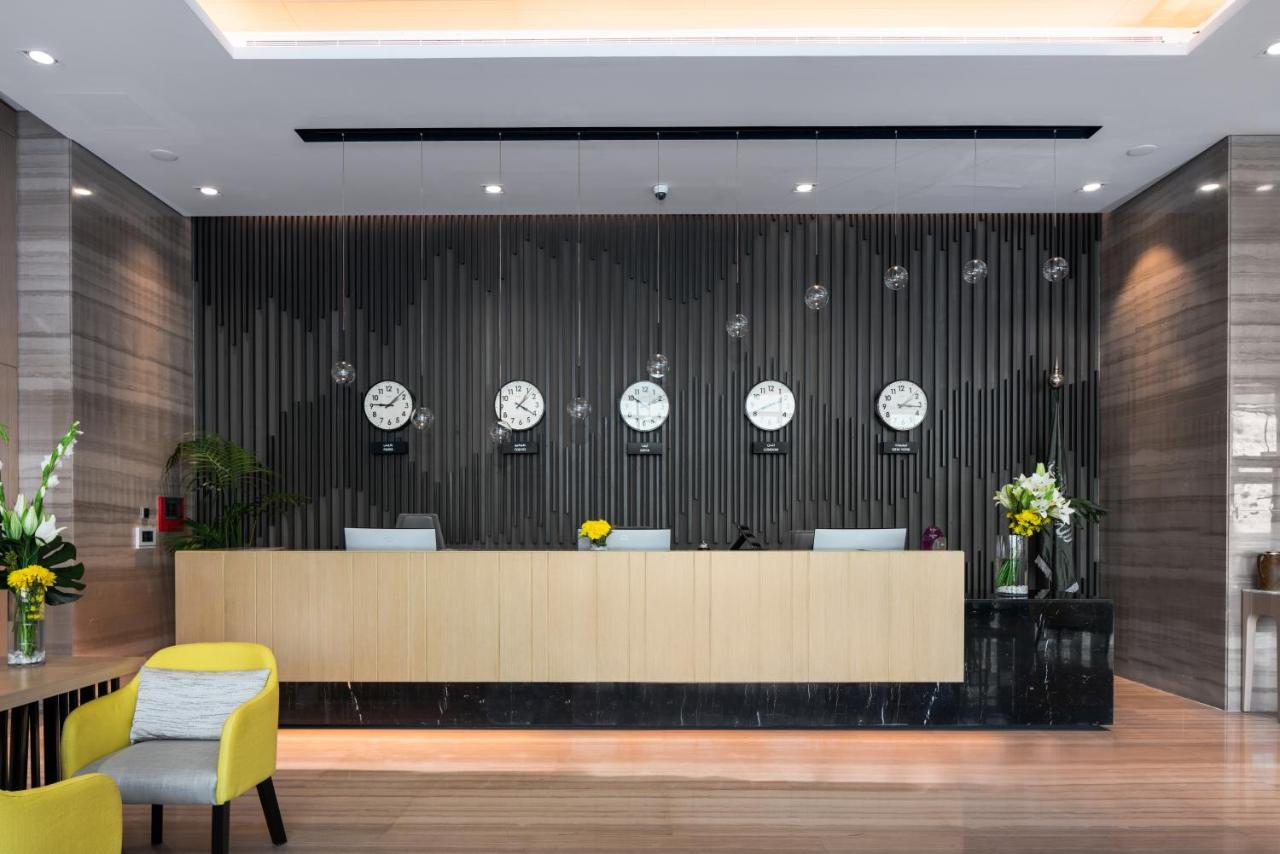 Citadines Abha Lejlighedshotel Eksteriør billede Reception desk at the hotel