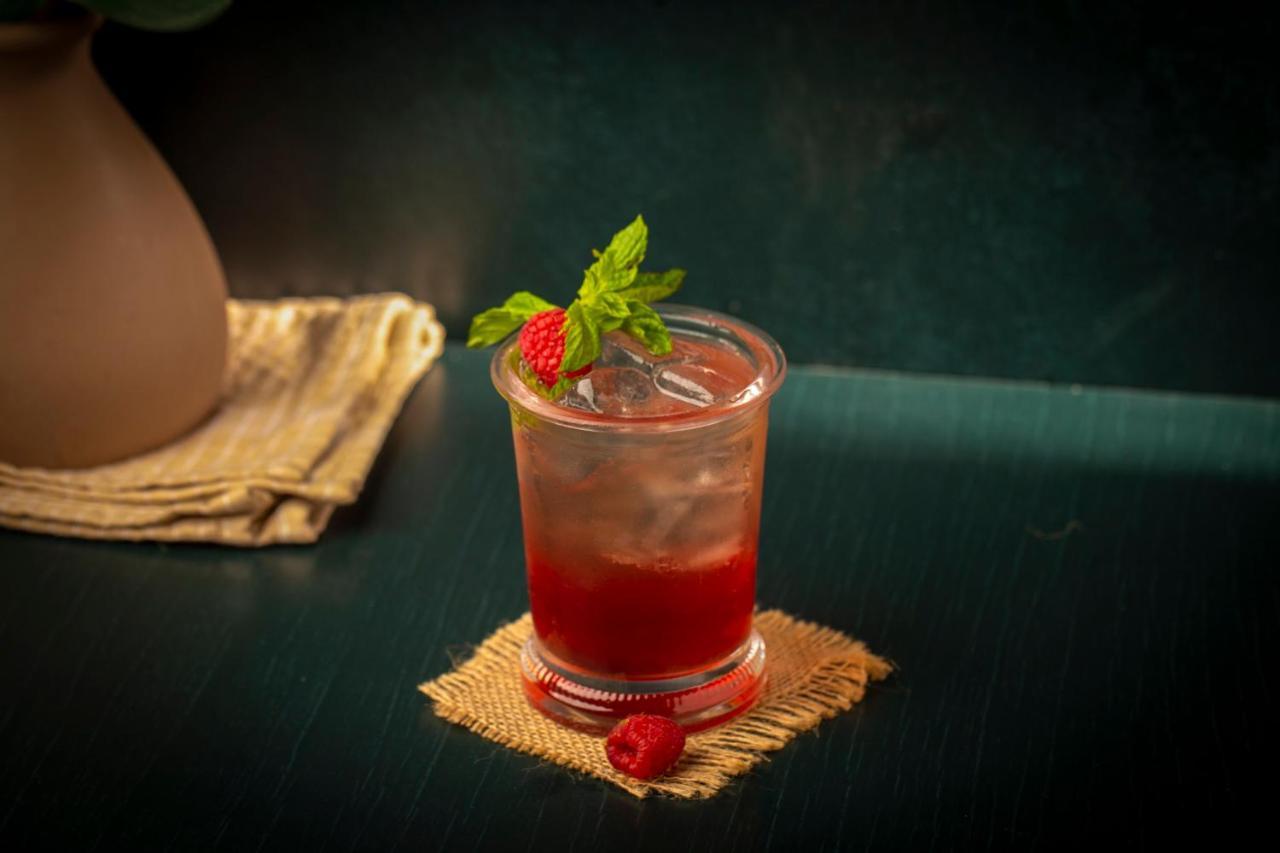 Citadines Abha Lejlighedshotel Eksteriør billede A strawberry basil smash